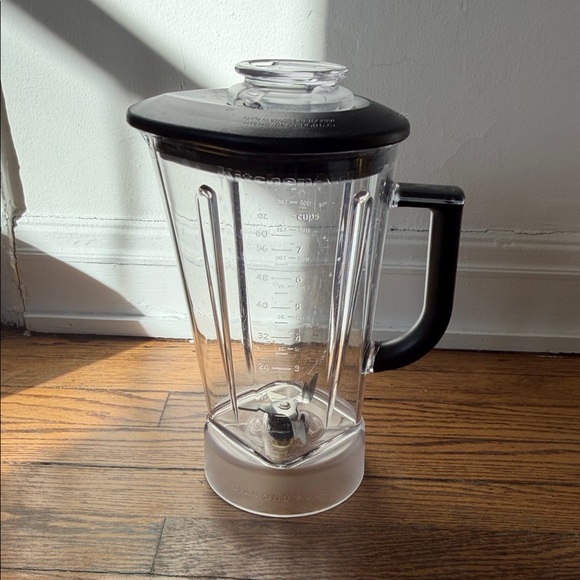 KitchenAid Black 60-oz Contour Silver 630-Watt Pulse Control Blender - Picture 11 of 11